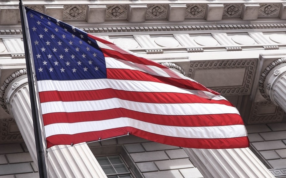 Wall Street clôture la séance avec un sentiment mitigé, la faiblesse des données sur l'emploi pesant sur la situation.