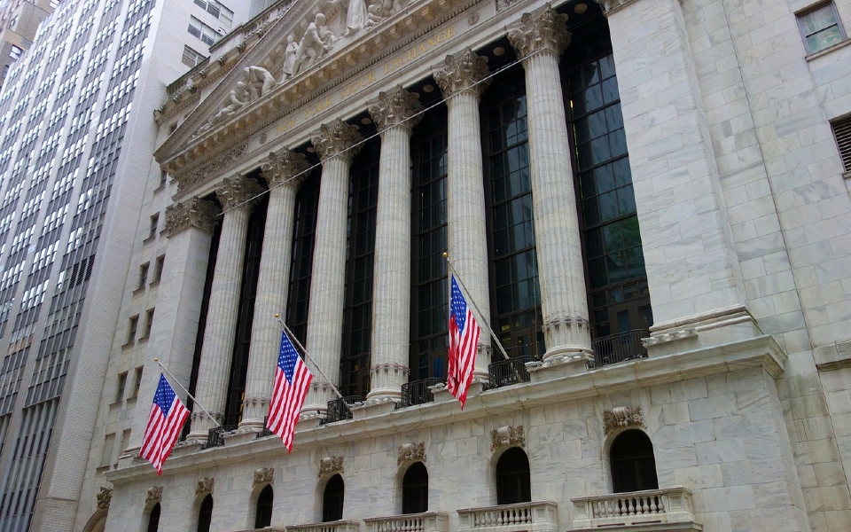 Wall Street cierra sin rumbo. Los inversores esperan a Jackson Hole.