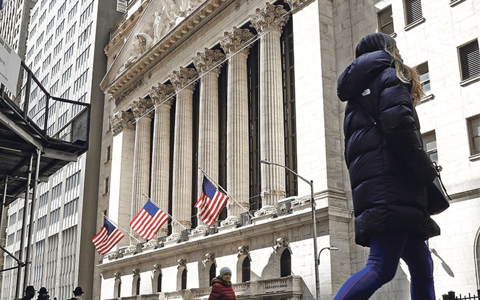 Wall Street zaczyna z Dow Jonesem na minusie