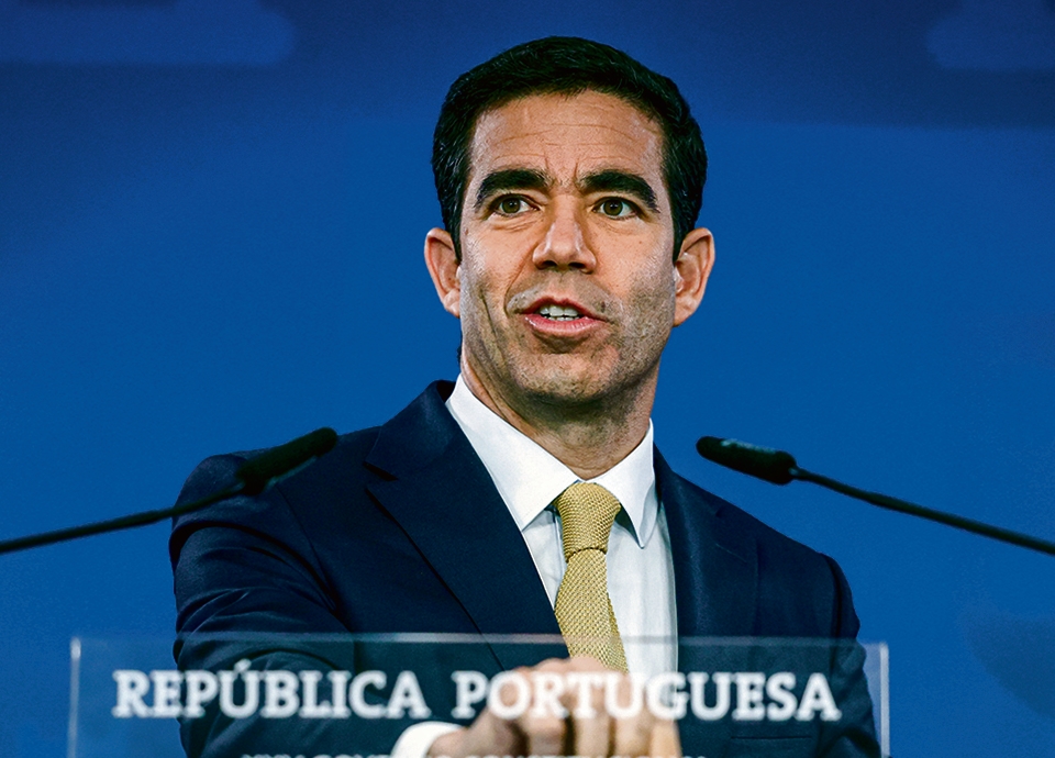 Il Ministro della Salute “continuerà a fare un lavoro erculeo” e la frenesia mediatica “passerà e scoppierà”, afferma Leitão Amaro.