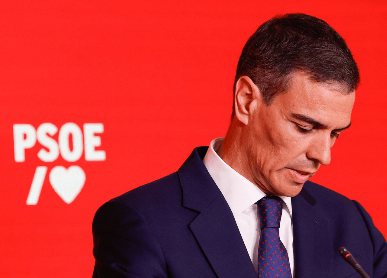 “Demita-se”: “The Economist” pede a saída de Pedro Sánchez do Governo