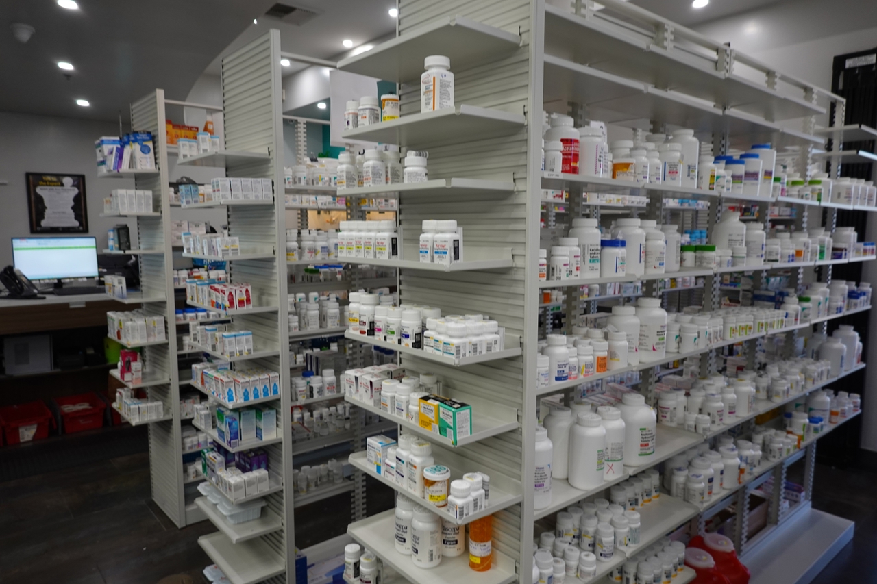 Farmacêuticos estocam medicamentos mais comuns devido à possibilidade de tarifas direcionadas de Trump