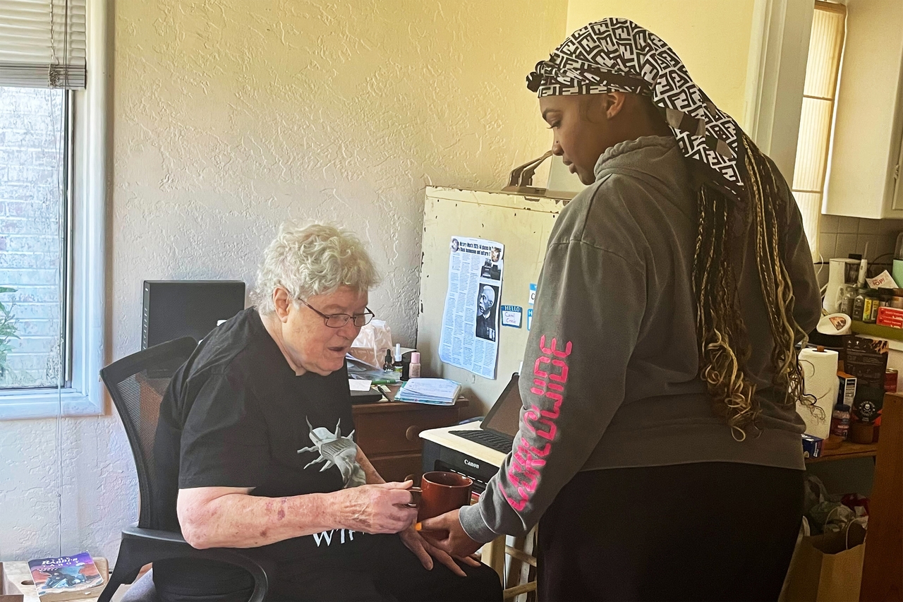Californianos que recebem cuidados domiciliares temem que cortes no Medicaid acabem com a vida independente