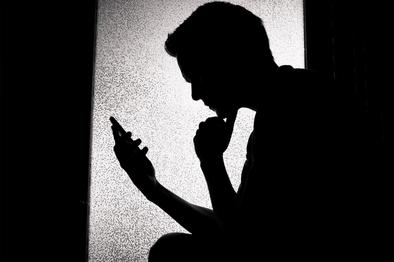 Die nationale Selbstmord-Hotline für LGBTQ+-Jugendliche ist tot. Die Bundesstaaten bemühen sich um Hilfe.