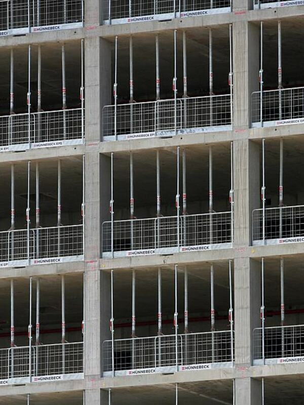 Between the peak at the end of 2022 and mid-2025, the number of construction starts fell by 85 percent.