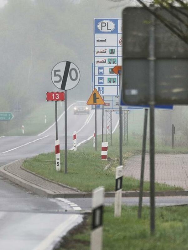De vluchtelingencommissaris van de EKD en de geestelijk leider van de Evangelische Kerk van Berlijn-Brandenburg-Silezië Opper-Lausitz, bisschop Christian Stäblein, bekritiseert het migratiebeleid van de federale regering en roept op tot Europese oploss...