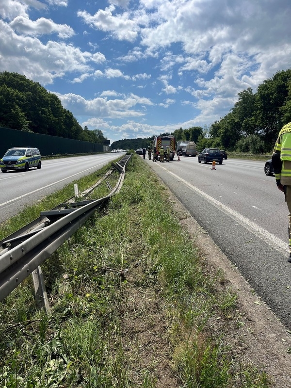 Gevelsberg - Am Samstag wurde die Feuerwehr Gevelsberg auf die Bundesautobahn 1 alarmiert.