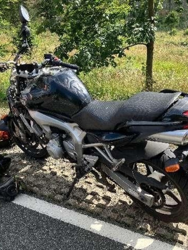 Goslar - Cumartesi, 26 Temmuz 2025 günü, saat 15:45 civarında, Bovenden'den 34 yaşında bir kişi, Yamaha motosikletiyle eyalet yolu 519'dan federal yol 27/Oderhaus yönüne, St.