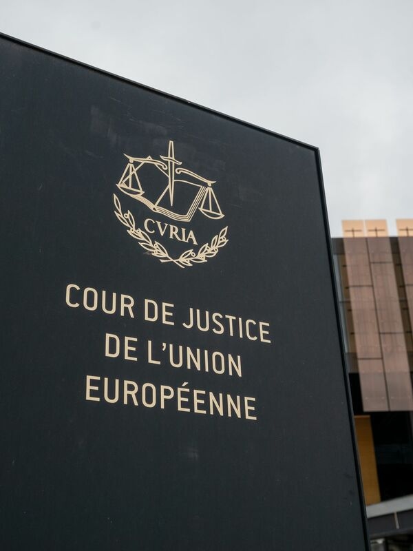 Приведёт ли решение ЕС к необходимости изменений в системе минимальной заработной платы в Германии? Представители работников и работодателей, а также политики с замиранием сердца следят за событиями в Люксембурге во вторник.