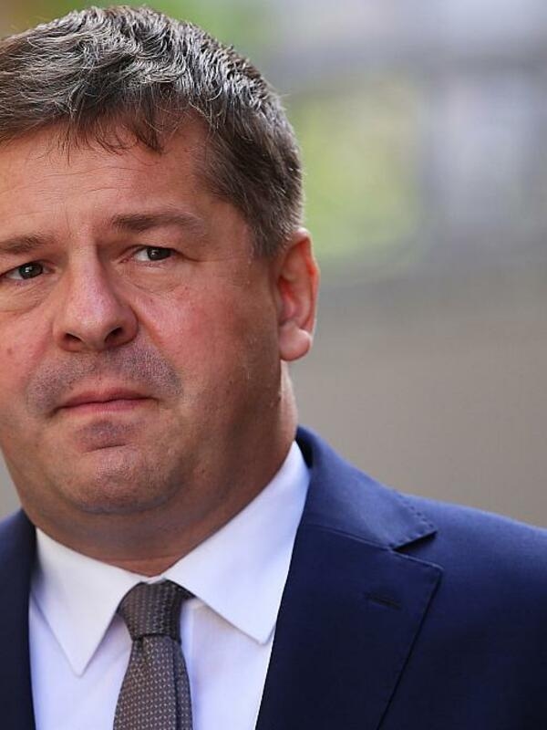 Il presidente della CDU della Sassonia-Anhalt, Sven Schulze, ritiene fuorviante il dibattito all'interno dell'Unione su un possibile contributo tedesco alle possibili garanzie di sicurezza per l'Ucraina.