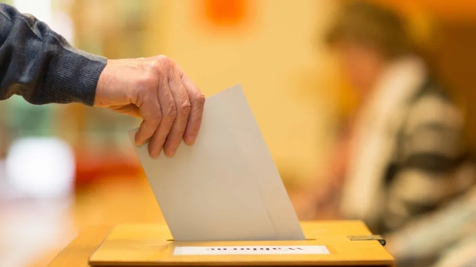 Santa Cruz das Flores a connu l'élection la plus serrée, avec un écart de 8 voix.