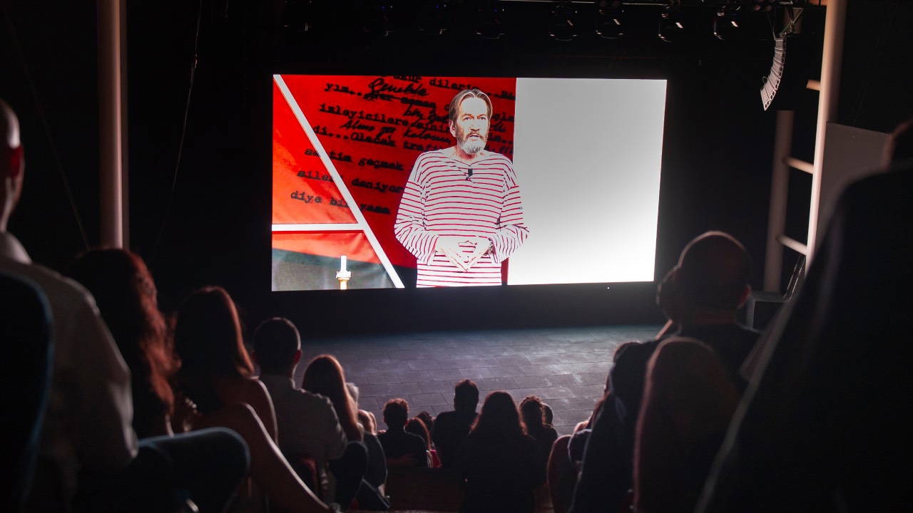 El documental "Ferhangi Bir Yaşam" se reunió con su público