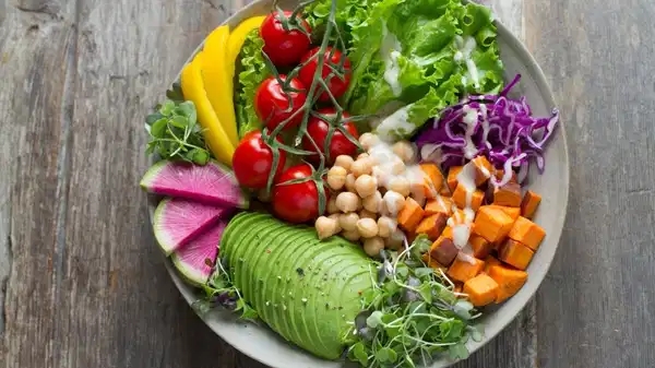 ¿Qué alimentos pueden ayudarnos a dormir?