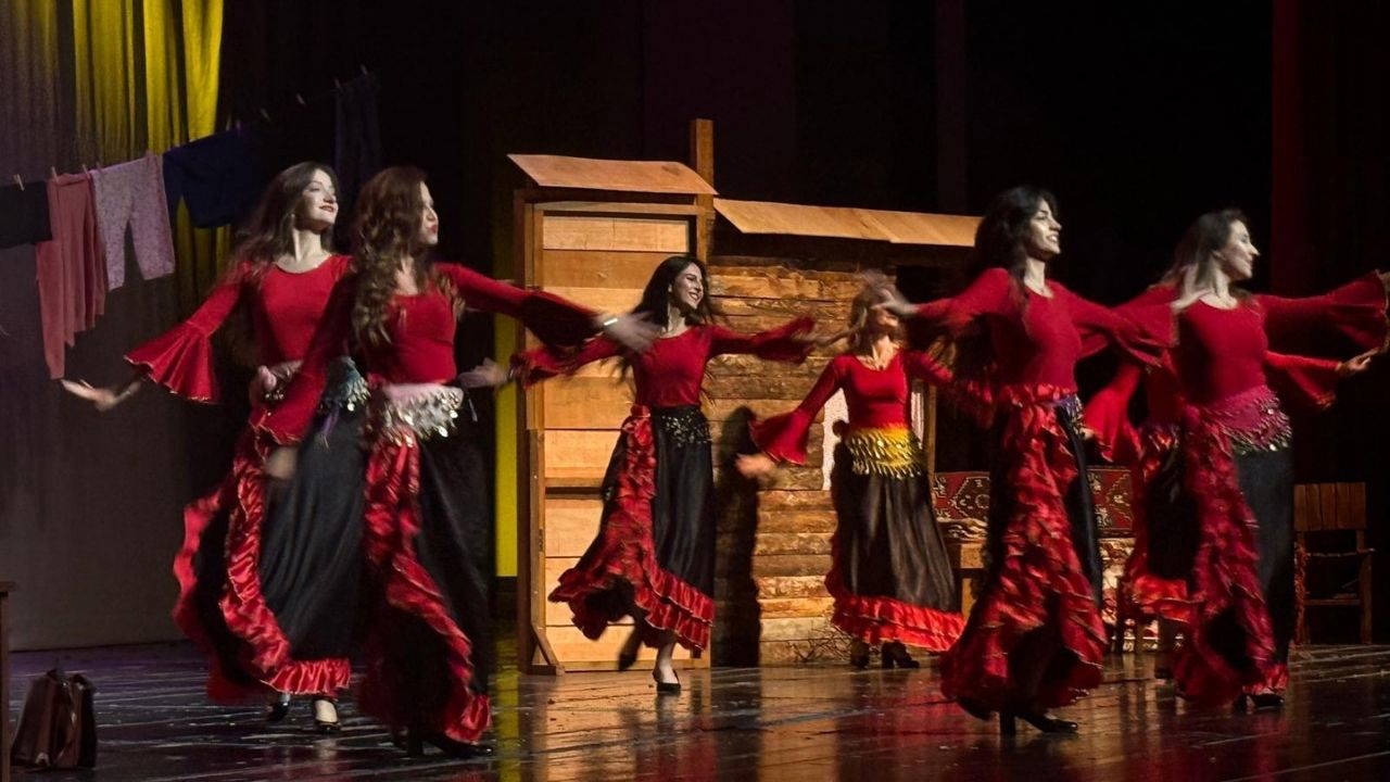 Das Theaterstück „Crazy Ayten“ wurde in Bursa aufgeführt.