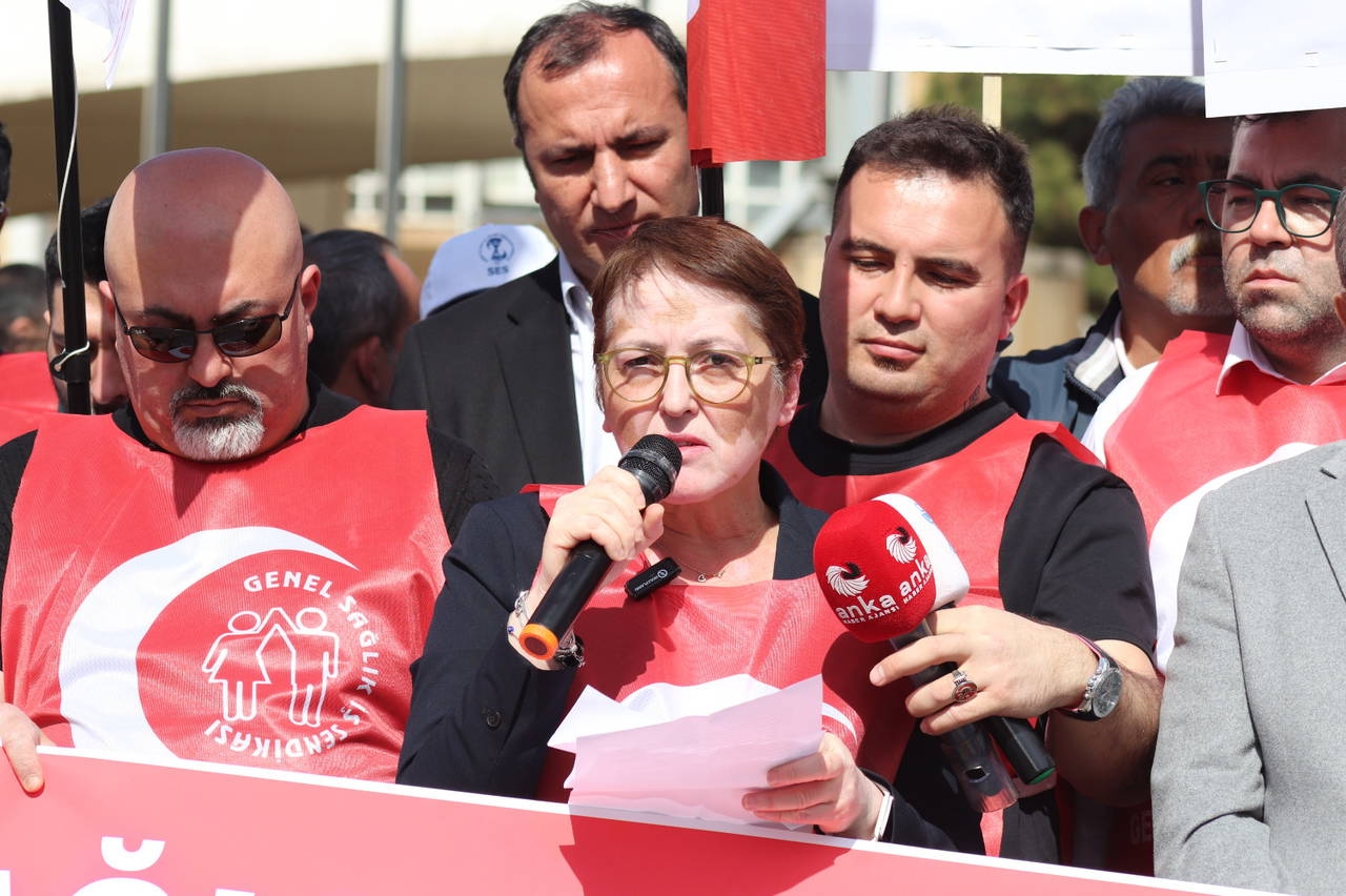 El General Sağlık-İş anunció las demandas de negociación colectiva de los trabajadores de la salud: Las políticas del gobierno han agotado a los trabajadores de la salud.