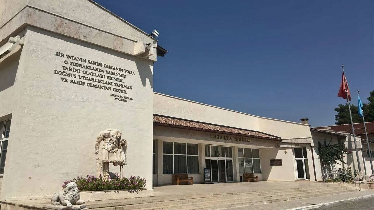 Bakanlık, Antalya Müzesi'ni ziyarete kapatma kararı aldı