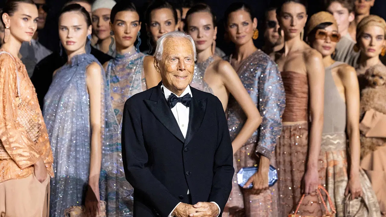 La vida del famoso diseñador de moda Giorgio Armani se está convirtiendo en una película.