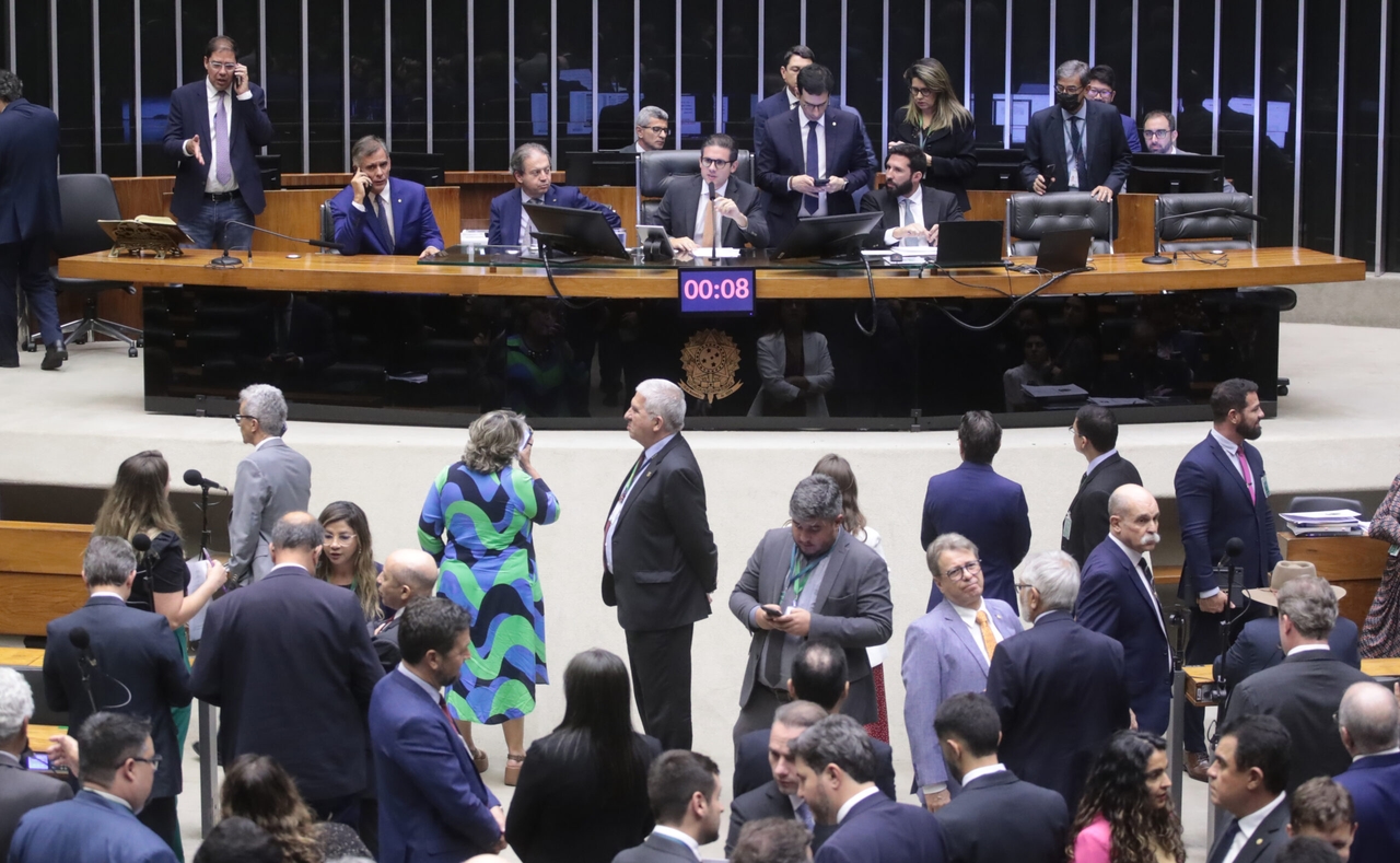 Het afwijzen van de strafzaak tegen Ramagem en Bolsonaro vergroot de spanning tussen de Kamer en het Hooggerechtshof