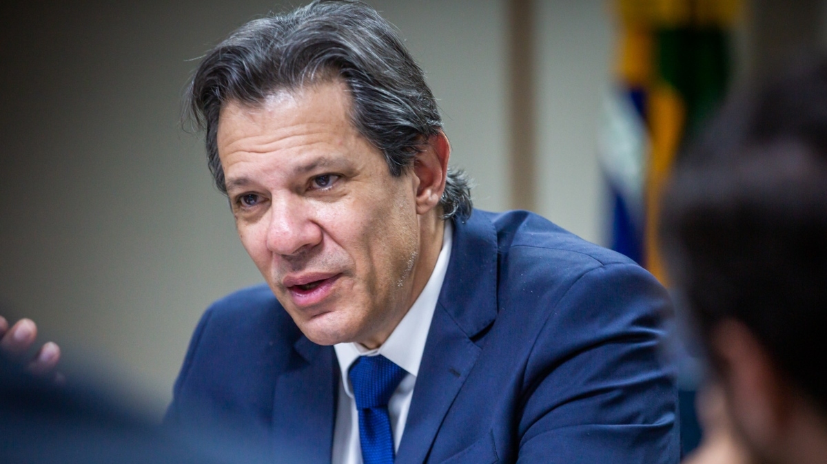 Haddad diz que Eduardo age em nome da família Bolsonaro para conspirar contra o Brasil