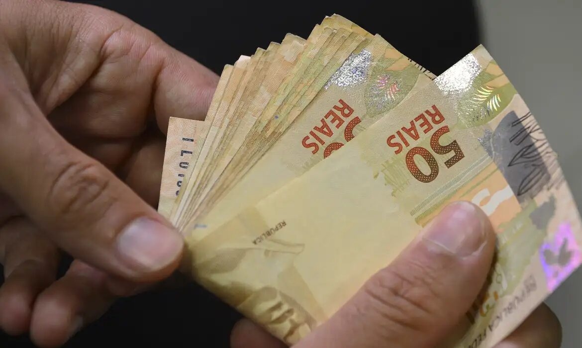 Number of Brazilians with debt grows 26% in 10 years