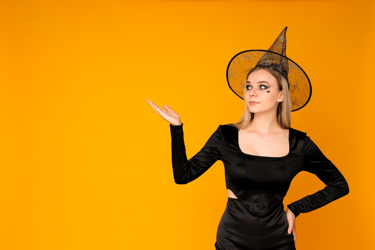 Pomysły na kreatywne kostiumy na Halloween do biura na upiorną uroczystość