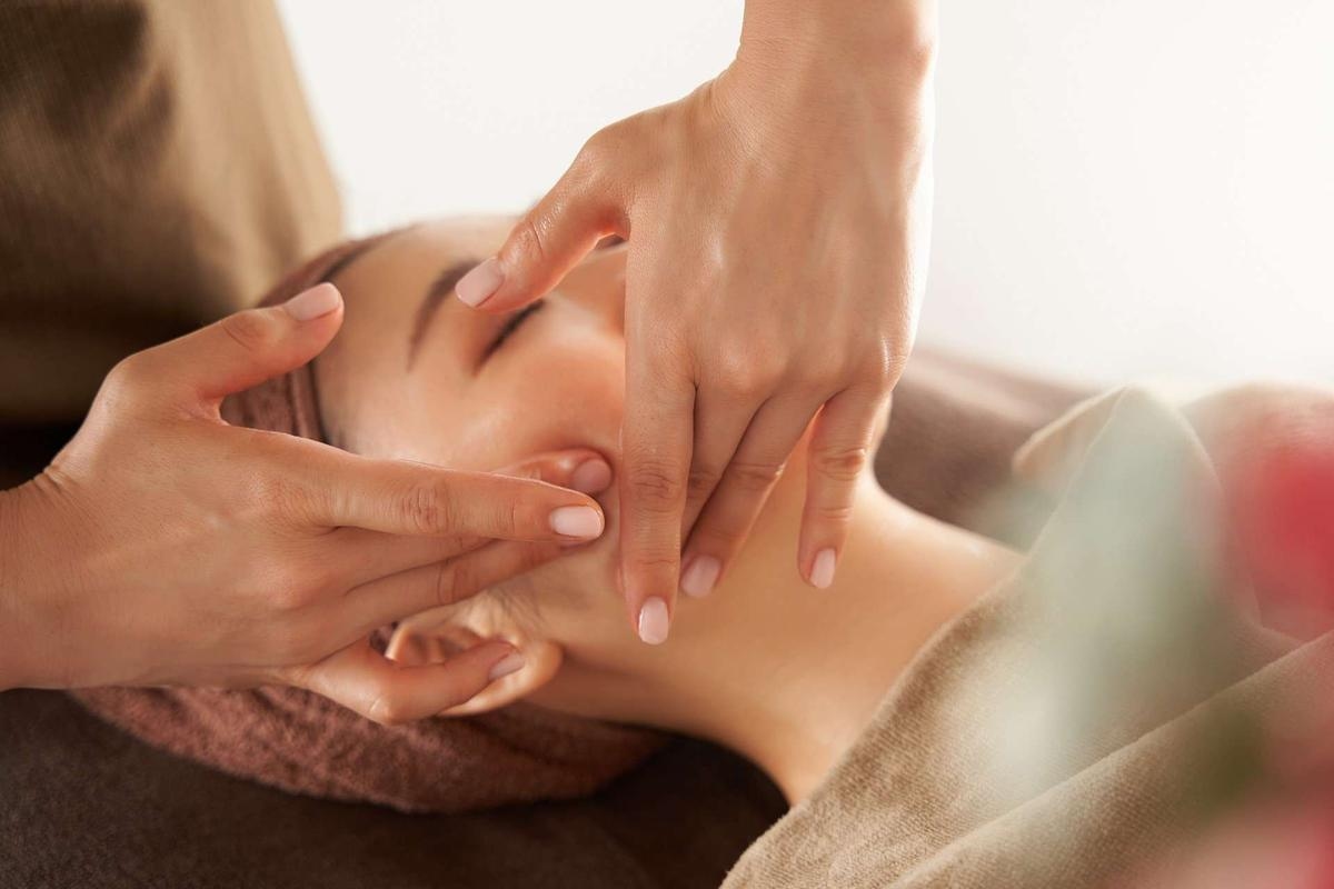 Kobido: de eeuwenoude Japanse kunst van anti-aging massage die het gezicht een nieuwe vorm geeft