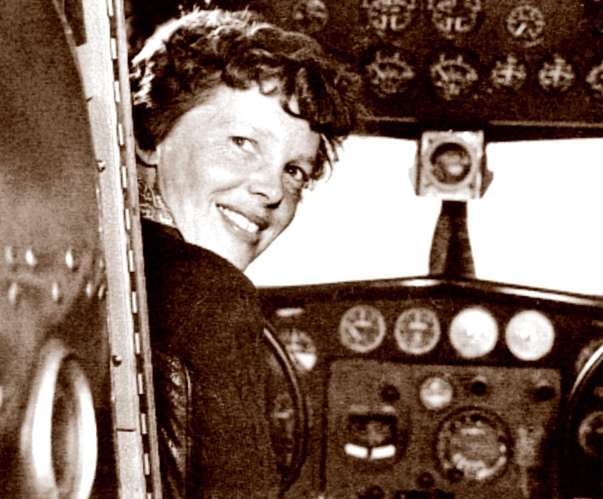 Efemérides de 20 de maio: Em 1932, Amelia Earhart se tornou a primeira mulher a voar sozinha através do Atlântico