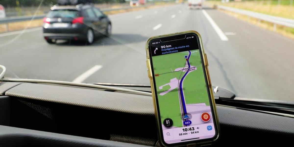 Autofahrer, hüten Sie sich vor diesem gewaltigen neuen Betrug, der Waze nutzt, um Sie auf der Autobahn in die Falle zu locken