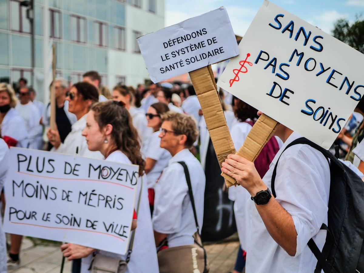 Lekarze: Uważajcie, lekarze rodzinni „nie rozumieją już, czego się od nich oczekuje” – ostrzega prezes MG France