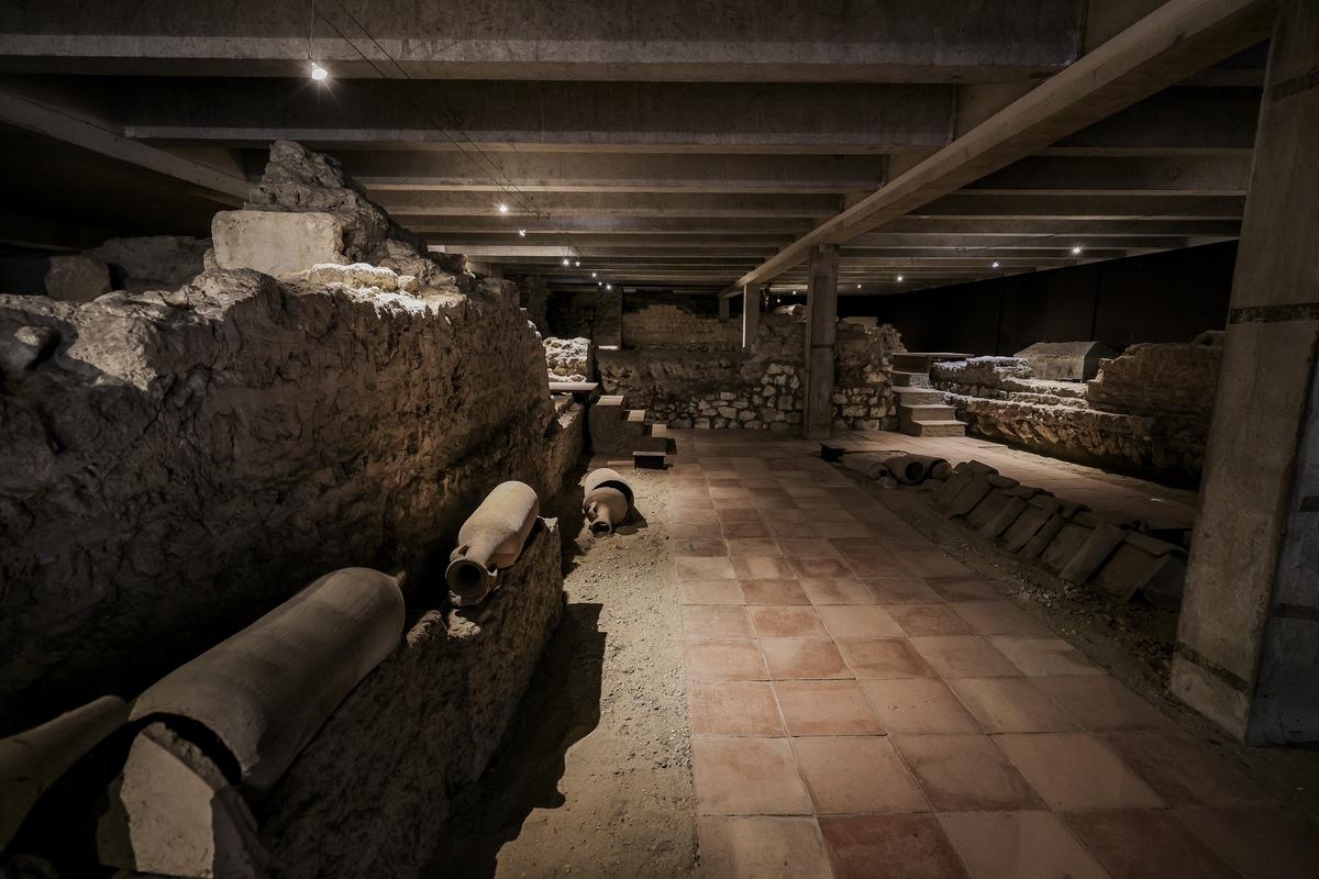 Nei sotterranei di Bordeaux (4/6): sotto la Place des Martyrs-de-la-Résistance, un cimitero altrettanto grande