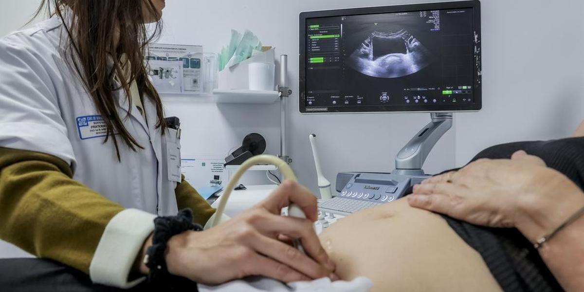 Эндометриоз: спустя три года после объявления «национальной стратегии» ресурсов по-прежнему недостаточно