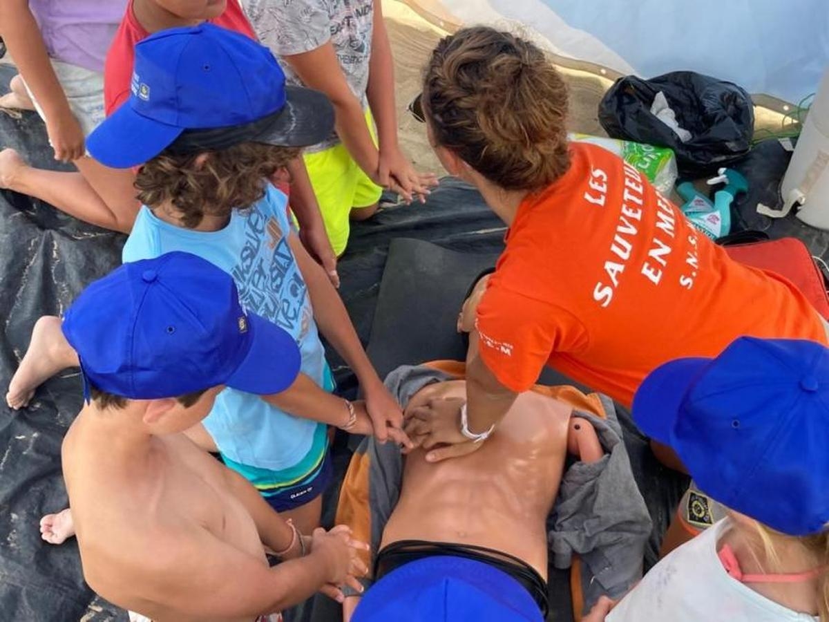 Playa Grande Conche: niños de 7 a 12 años reciben formación en primeros auxilios