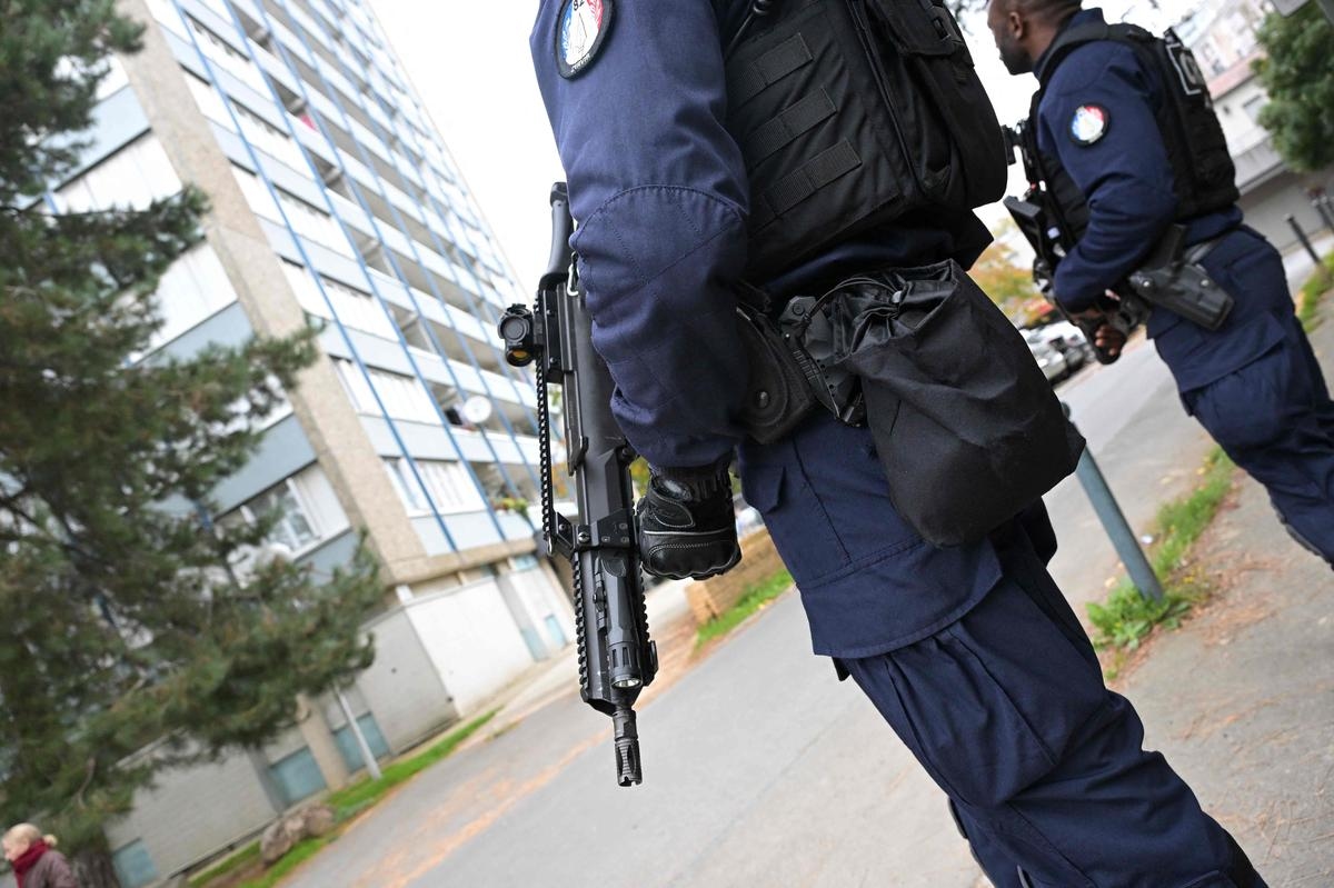 Emboscada, policía herido, apartamento incendiado: ¿qué sabemos sobre la violencia en Béziers este fin de semana?