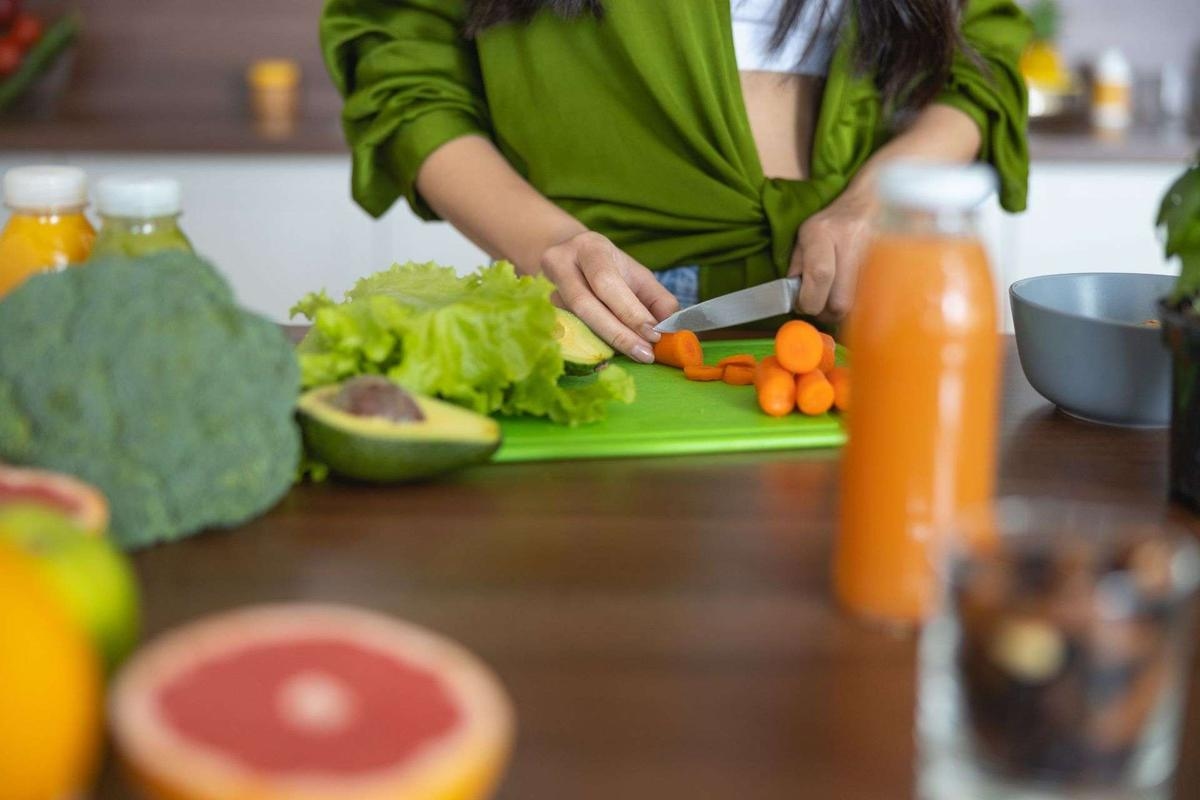Intoxicação alimentar: por que você deve ter várias tábuas de corte em casa