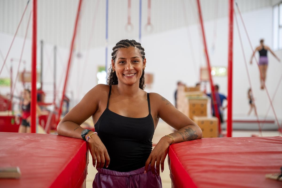"A maioria das meninas sai com distúrbios alimentares", alerta Marine Boyer, ginasta e três vezes atleta olímpica, em um curso de treinamento em La Rochelle.