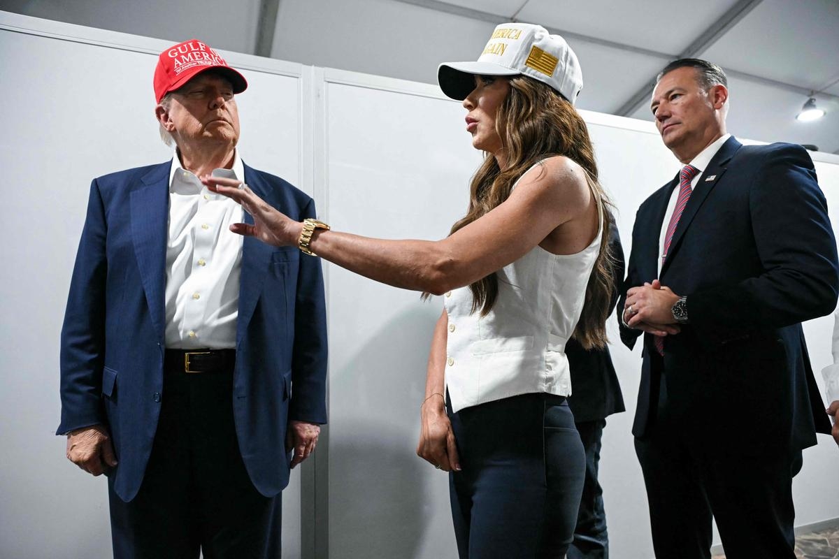 Trump'ın ABD'ye giriş yapan bazı yabancılara 15 bin dolar kefalet ödemeyi öngören yeni planı