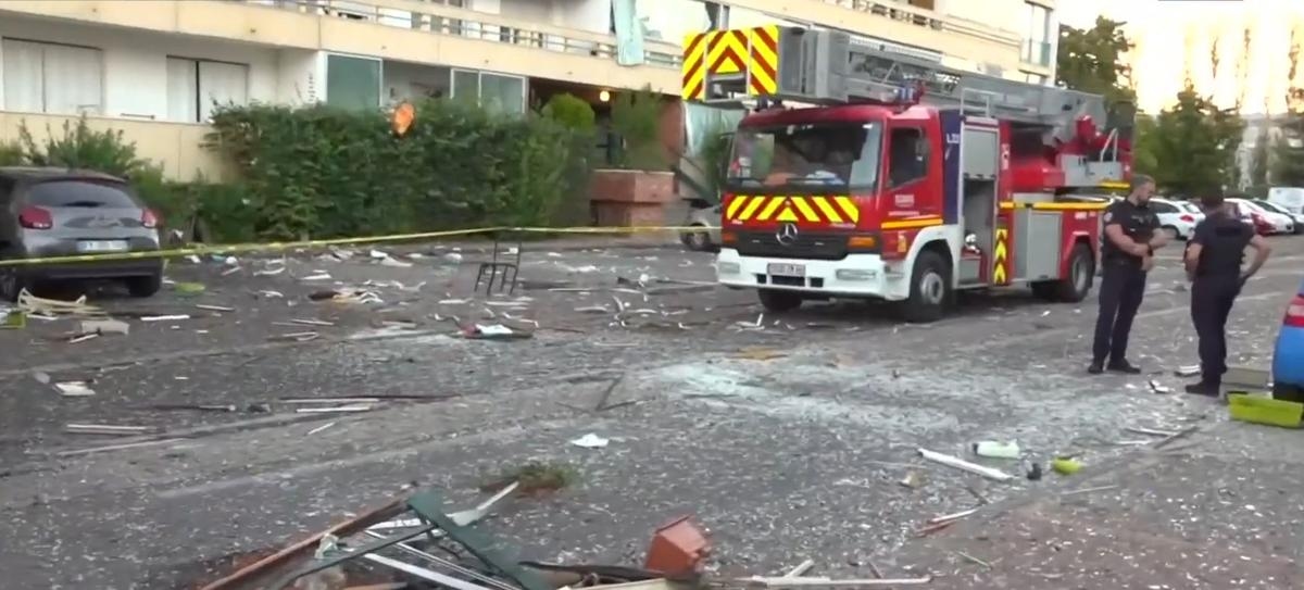 Video: Lyon yakınlarındaki bir binada şiddetli patlama: Bir ölü