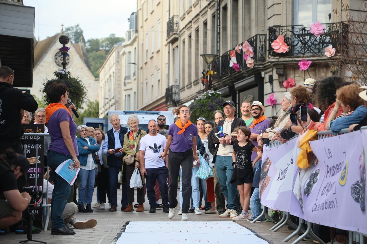VIDEO. Unusual: Has the world record for prune pit spitting fallen in Agen?