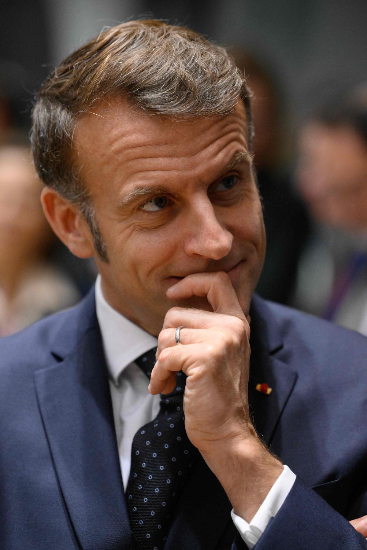 Budget 2026 : la loi spéciale adoptée en Conseil des ministres, Emmanuel Macron souhaite un budget « au plus vite »