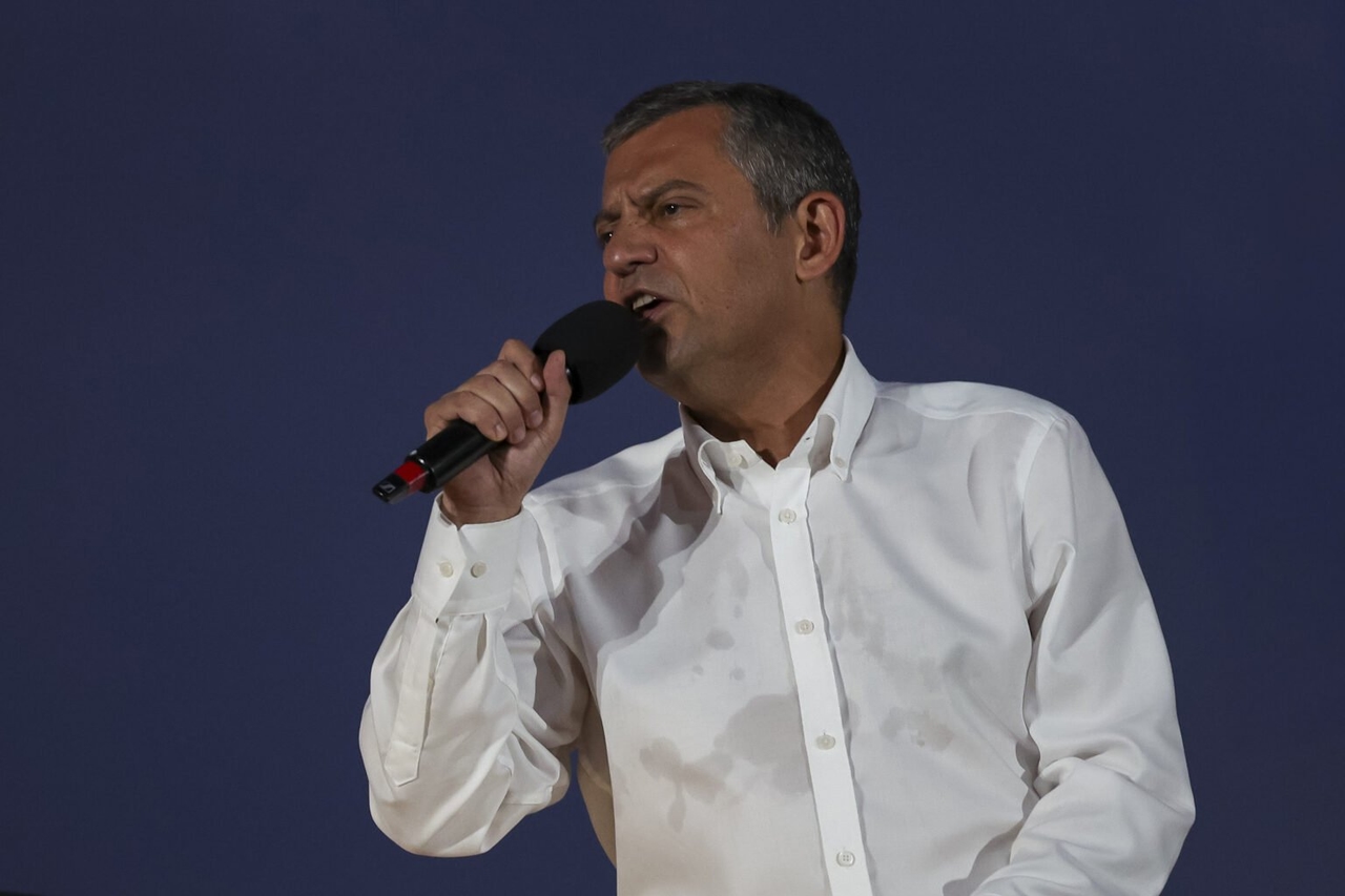 Mümtaz'er Türköne wrote: Özgür Özel's specific gravity