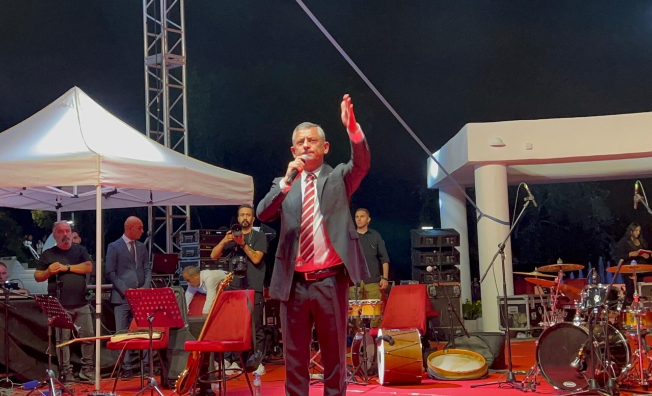Özgür Özel: “I invite all democrats to protect the CHP members’ ancestral home in Istanbul.”