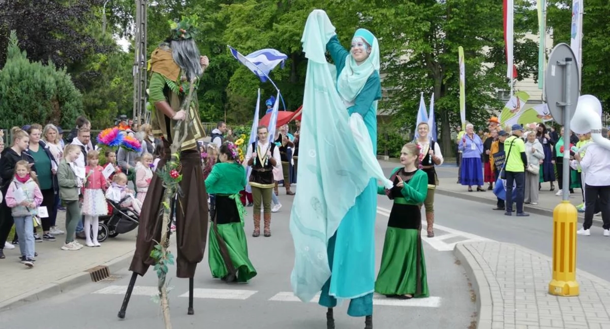 Myslovitz op het podium, de plaquette en de rotsblok onthuld – de Oborniki Śląskie Dagen zijn begonnen. Bekijk de fotogalerij