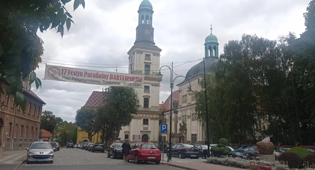 XVII Familieparochiefeest 2025: plezier, muziek en attracties op het bedevaartsplein in Trzebnica!