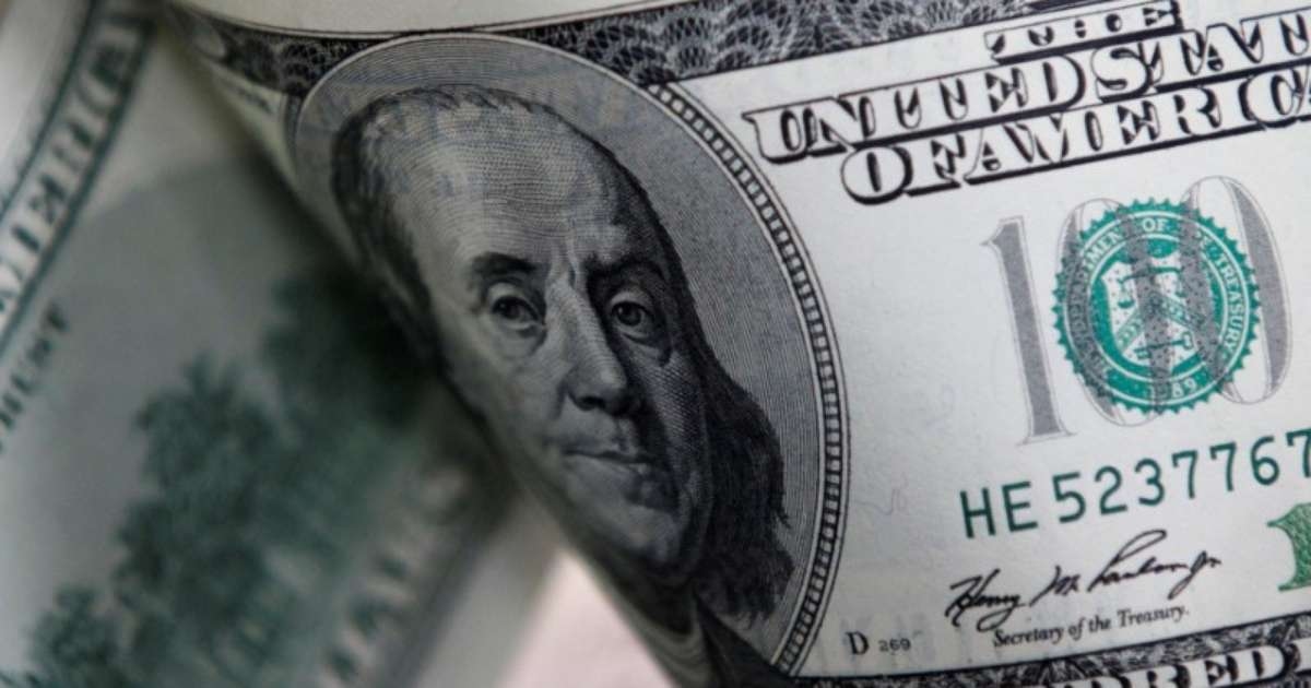 Dollar schommelt rond stabiliteit bij opening met Powell en Amerikaanse data op de radar