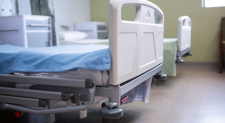 Une femme de 91 ans est décédée devant un hôpital. La direction de l'établissement garde le silence.