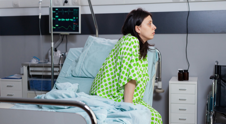 Distrugge silenziosamente il cervello. Ecco perché la demenza colpisce sempre più giovani.