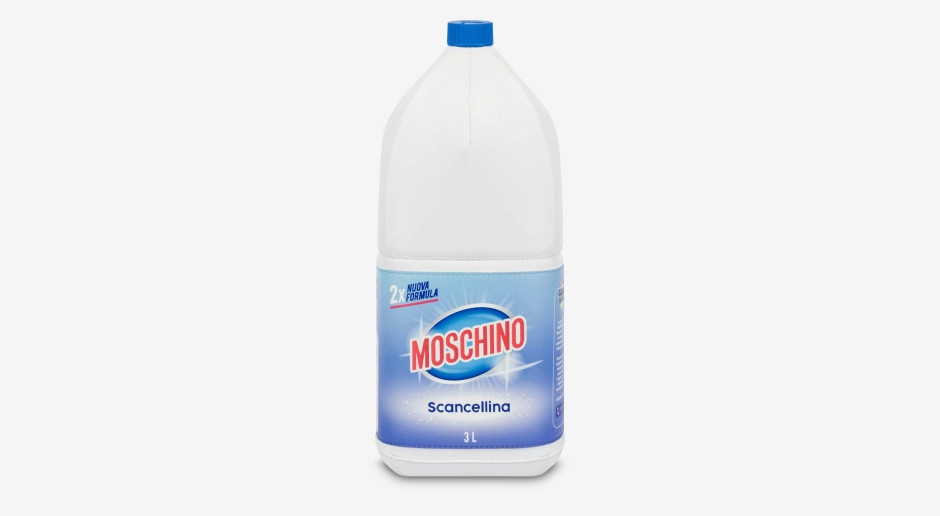 ¿Bolsa o botella de lejía? Moschino se encargará de la limpieza de... tu cartera
