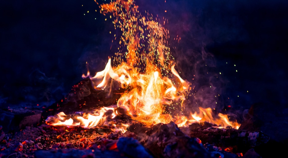 Directamente del fuego. Un famoso chef planea una revolución culinaria en Masuria.