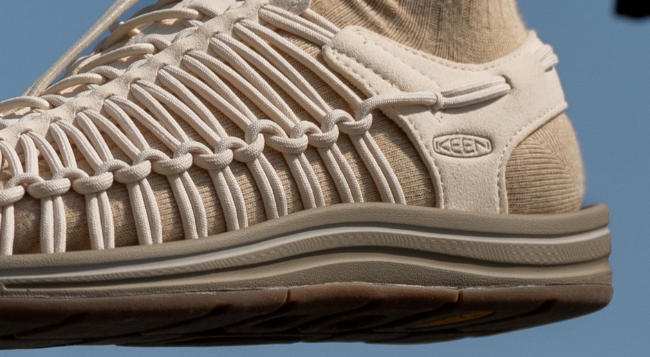 Não são Birkenstocks, nem Crocs, mas estas "Frankensteins" têm a chance de ser as sandálias mais fashion e feias do verão de 2025
