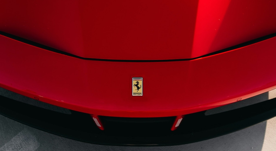 Ferrari su un piatto: un famoso chef ha trasformato un'ex mensa di Maranello in un tempio dell'alta cucina